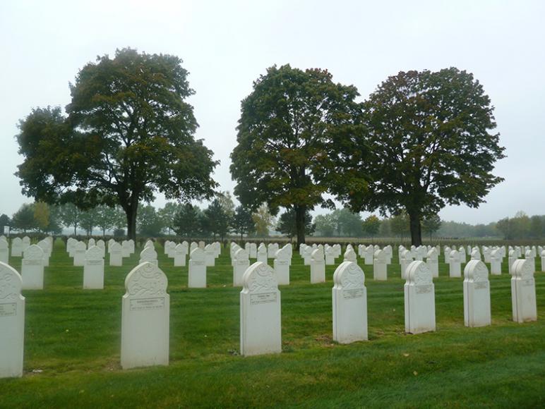 Le cimetière national de « La ferme de Suippes » (Marne) © DMPA/BLMN Le cimetière national de « La ferme de Suippes » (Marne)