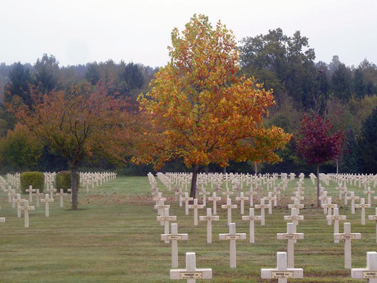 Le cimetière national de « Minaucourt-Le Mesnil-Les Hurlus » (Marne) © DMPA/BLMN Le cimetière national de « Minaucourt-Le Mesnil-Les Hurlus » (Marne)