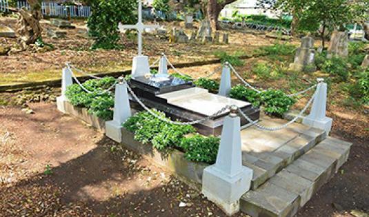 Grab eines französischen Soldaten in Indonesien 