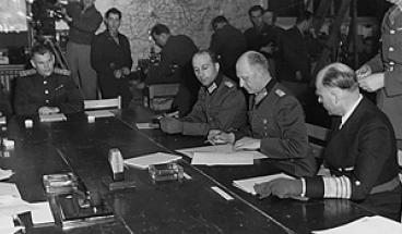 Acte de capitulation de l'Allemagne à Reims le 7 mai 1945