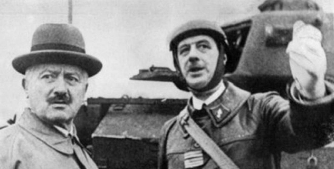 Le colonel Charles de Gaulle au côté du président de la République, Albert Lebrun, en visite à Goetzenbruck, le 23 octobre 1939.