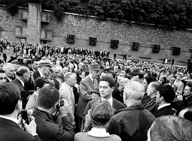 Cérémonie du 18 juin 1960, inauguration du mémorial de la France combattante, Mont-Valérien. © Musée de l’Ordre de la Libération