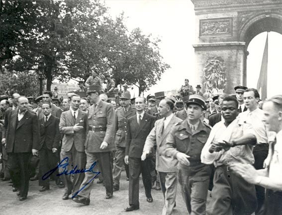 de Gaulle sur les champs Elysées