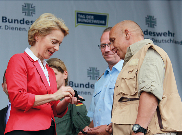 Remise des premiers insignes