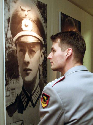Un soldat allemand visite