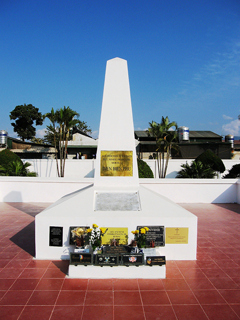 VIETNAM monument Full web