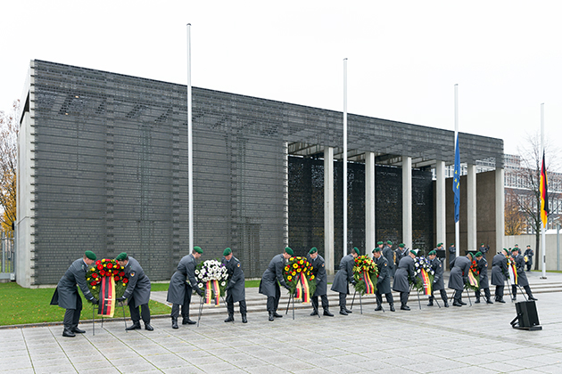 Volkstrauertag am Ehrenmal der Bw_Nr