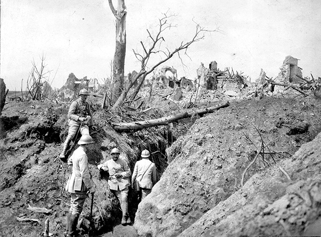 soldats dans une tranchée