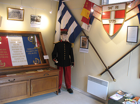 https://pprod-cheminsdememoire.cnmosis.dirisi.defense.gouv.fr/sites/default/files/inline-images/web-musee-34e-ri-inventaire-2011-10-27-133-9.jpg