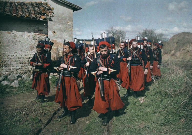 Colonne de marche du 3e régiment de zouaves de la division de Constantine.