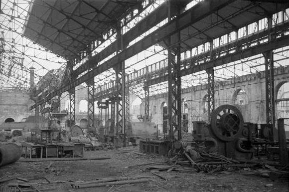 L'arsenal de Brest dévasté, 1946.