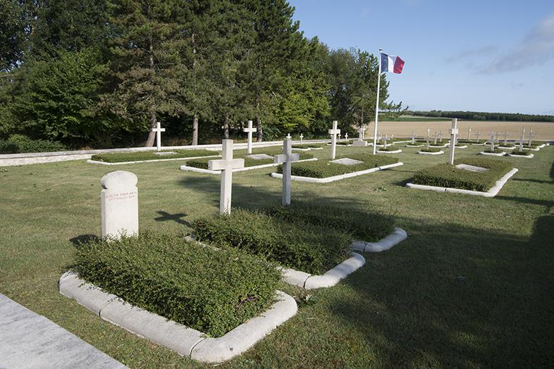 Le cimetière national de « Souain-Perthes-Les-Hurlus »  L'Opéra (Marne)
