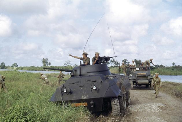 Übung einer Panzerschwadron der vietnamesischen Armee. - © ECPAD