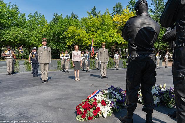 Commémoration du 25e anniversaire des combats du pont de Vrbanja, le 27 mai 2020, en présence de la ministre des armées Florence Parly, du chef d’état-major des armées François Lecointre et du chef d’état-major de l’armée de Terre Thierry Burkhar