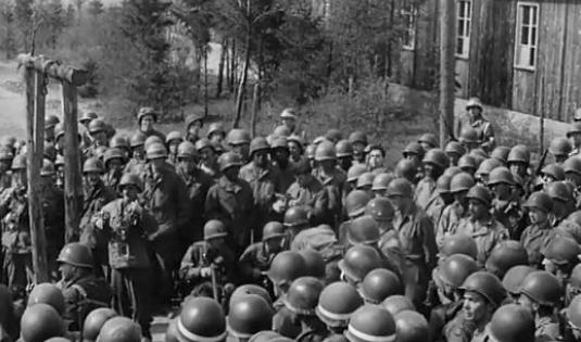 Visite du camp d’Ohrdruf par une délégation de généraux américains