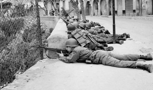 Fusillade à Bab-el-Oued dirigée sur le 2e bataillon du 73e RIMa au poste de zouaves