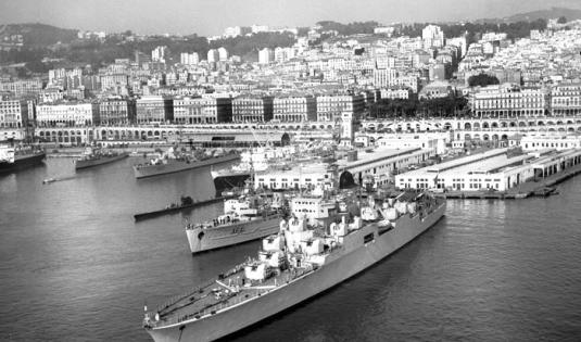 L’arrivée d’une importante partie de l’escadre de Méditerranée dans le port d’Alger