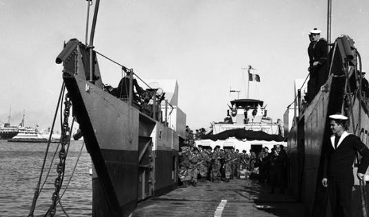 Port-Saïd pendant le rembarquement des troupes franco-britanniques