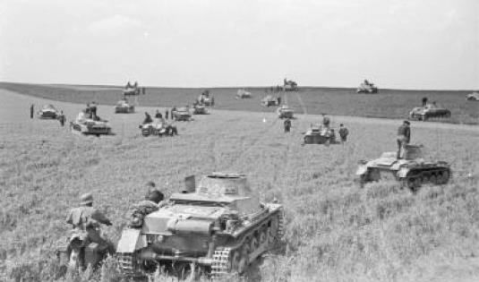 Entre le 14 et le 15 mai 1940, durant la bataille de Gembloux, une colonne de blindés allemands légers de la 4e division blindée (4.Panzer-Division)