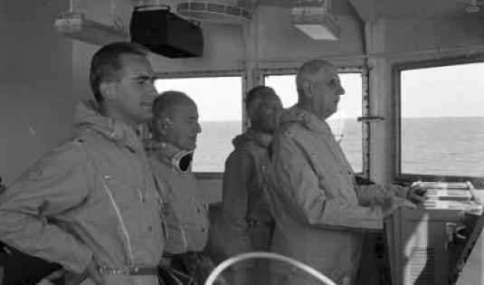 Déclenchement de l'essai nucléaire Bételgeuse par le général de Gaulle à Mururoa (Polynésie française)