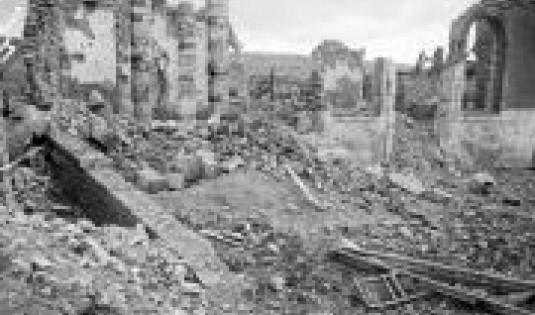 Villes, villages et infrastructures détruits