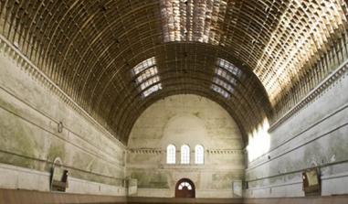 Sénarmont indoor arena in Fontainebleau 