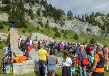 Ein neuer National-  friedhof im Vercors