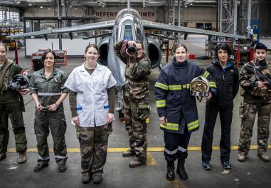 La place actuelle des femmes dans les armées