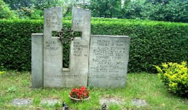 Tombes de membres de la Résistance polonaise et tchèque Graves 