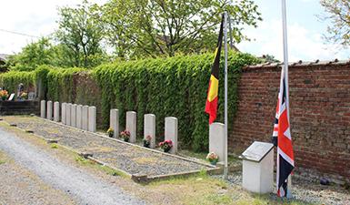 Sépultures militaires du Commonwealth du cimetière communal d'Angre