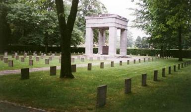 Sépultures militaires allemandes du cimetière municipal de Bruxelles
