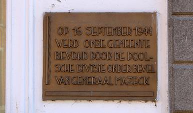 Plaque aux Libérateurs polonais de Moerbeke-Waas