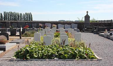 Sépultures militaires du Commonwealth cimetière communal du Pecq