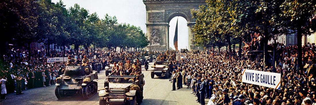 A line of German prisoners around the Place de l'Opéra on the 25th August 1944