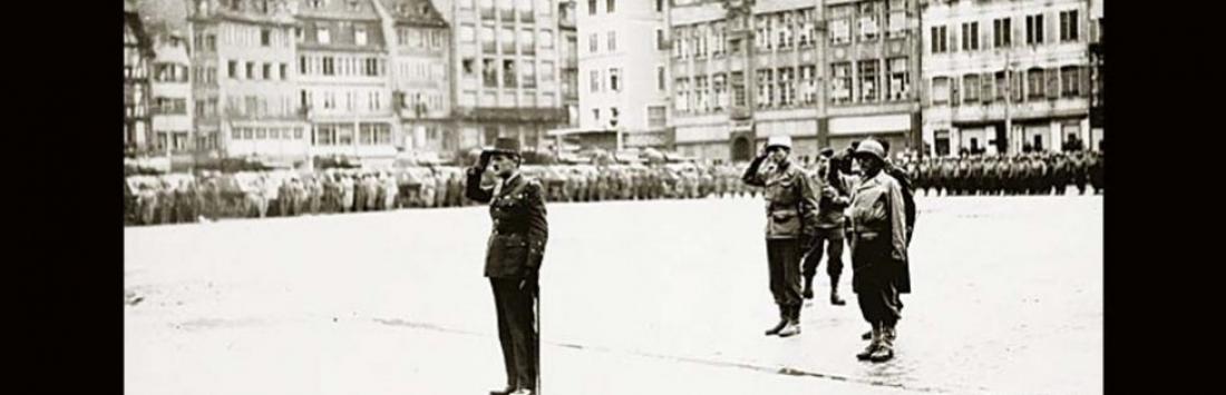 General Leclerc (Militärparade, Place Kléber, Nov. 1944).