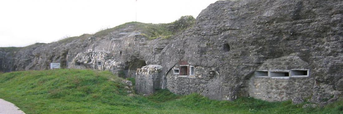 Fort de Douaumont - Vue générale des vestiges du fort. Fort de Douaumont - Vue générale des vestiges du fort.