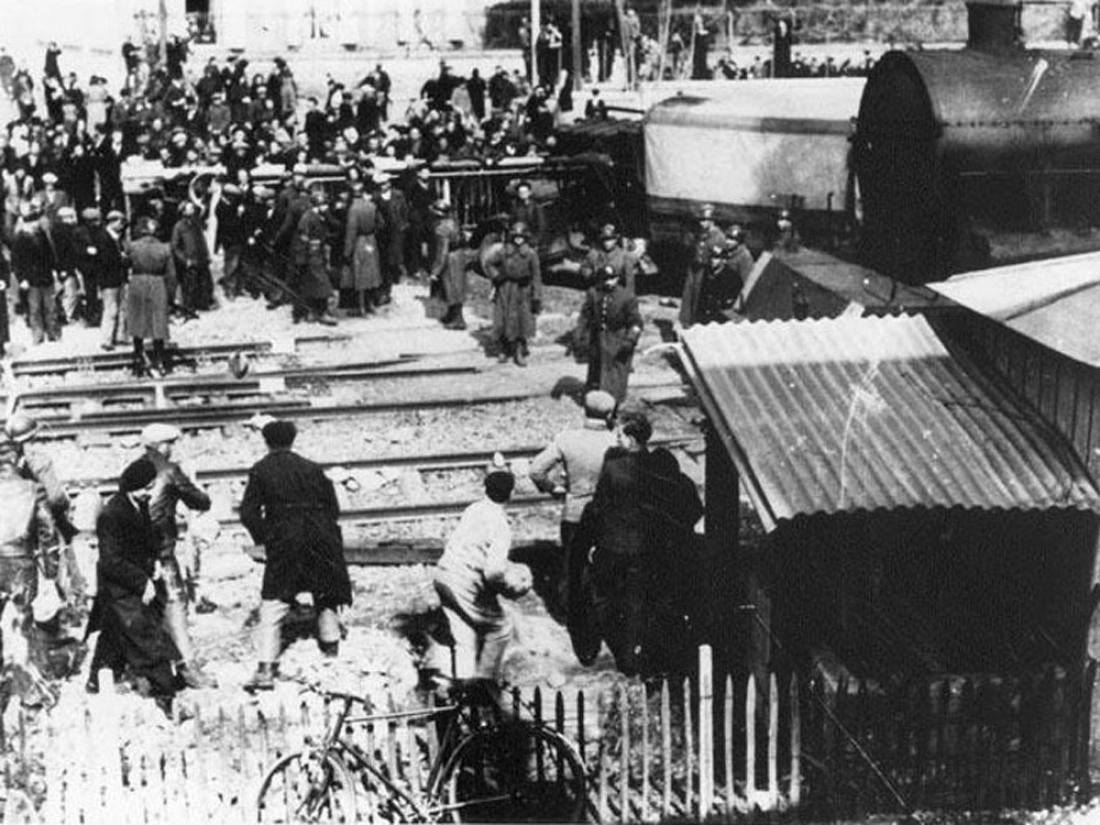 Manifestation de Romans contre le STO (10 mars 1943).