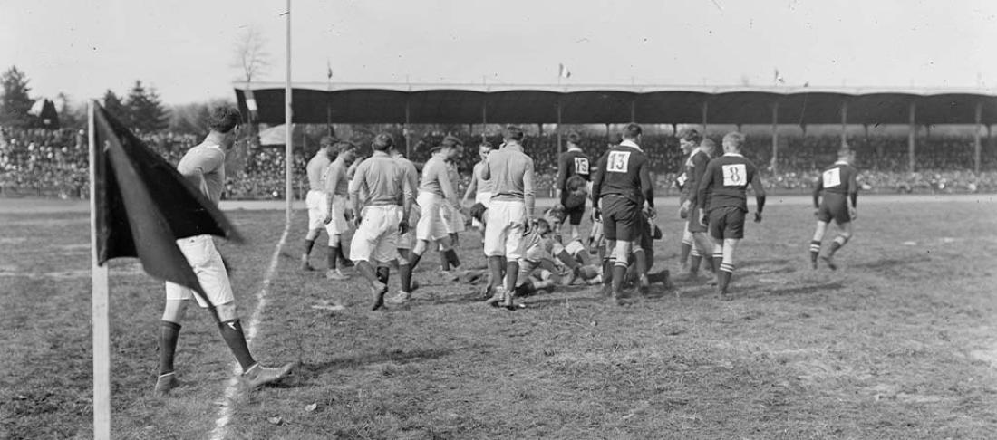 Au Parc des Princes, match de rugby franco néo-zélandais, 1917.