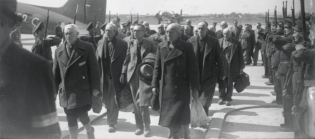 18 avril 1945, Le Bourget. Arrivée des déportés français. © col. Musée de la Résistance nationale – Champigny. 18 avril 1945, Le Bourget. Arrivée des déportés français. © col. Musée de la Résistance nationale – Champigny. © col. Musée de la Résistance nationale – Champigny.