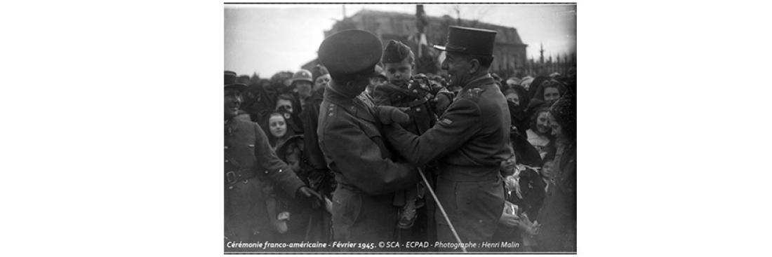 Février 1945. Libération de Colmar. Cérémonie franco-américaine. © Henri Malin/SCA/ECPAD.
