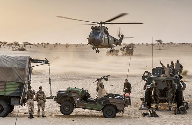 Comprendre les opérations extérieures (OPEX) : l'engagement de l'armée